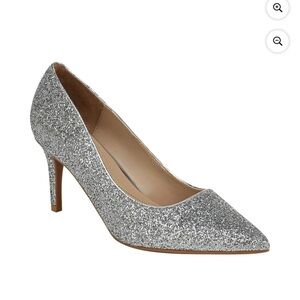 NWT 34th & Main “JEULESP” Silver Glitter Pumps
Size 10.5M • Retail $79.50